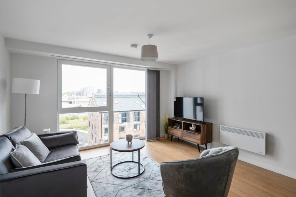 Spacious 1 Bedroom Apartment In A Converted Mill 利兹 外观 照片