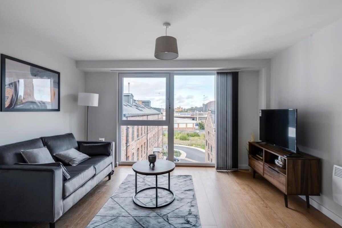 Spacious 1 Bedroom Apartment In A Converted Mill 利兹 外观 照片