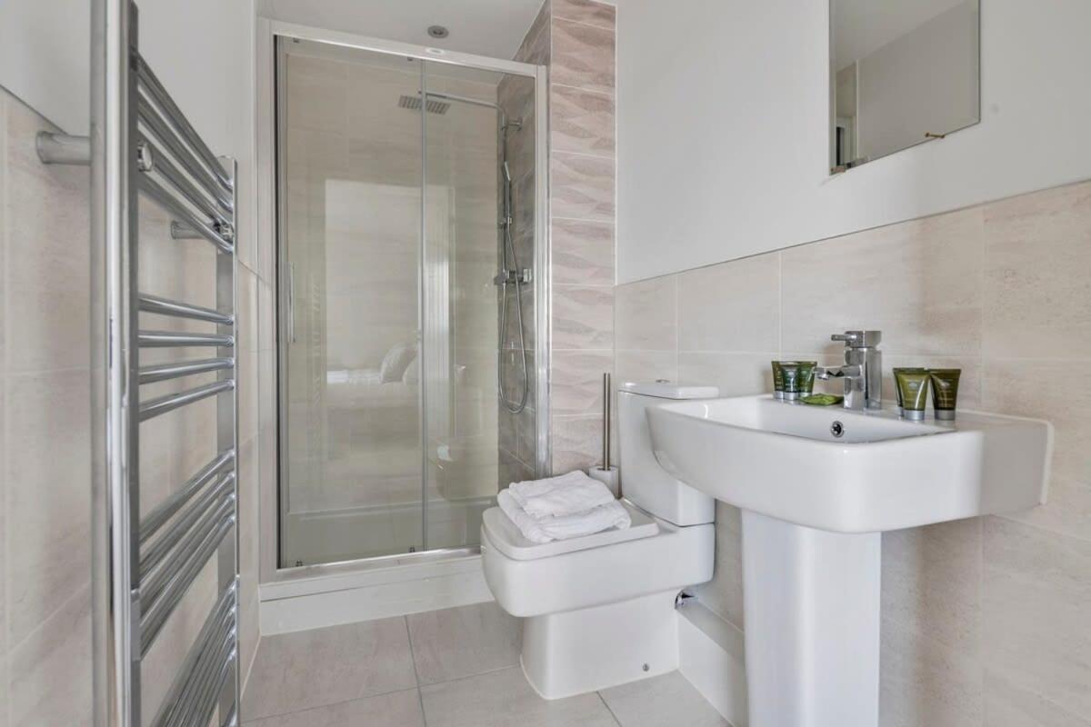 Spacious 1 Bedroom Apartment In A Converted Mill 利兹 外观 照片